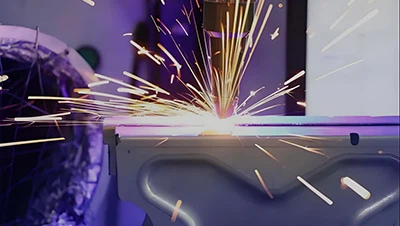Dab tsi yog cov khoom siv laser soldering automation muaj?